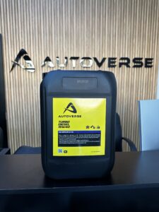 AUTOVERSE TURBO DIESEL ENGINE OIL, 20 LITRE PAIL, BLACK AND YELLOW WITH CATERPILLAR DIESEL ENGINE OIL